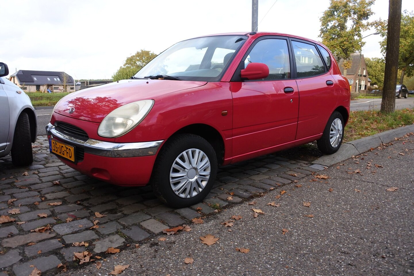 Daihatsu Sirion - 1.0-12V RLi 5 drs apk 4-4-2027 goed rijdend 109 dkm N.A.P. - AutoWereld.nl
