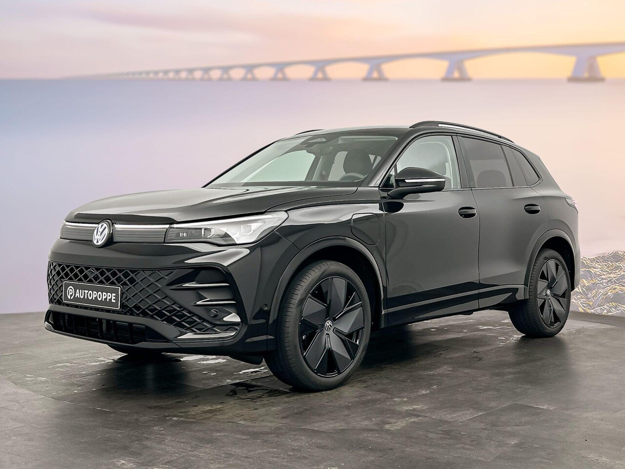 Volkswagen Tiguan - Edition 20 1.5 eHybrid 150 kW / 204 PK SUV 6 versn - AutoWereld.nl
