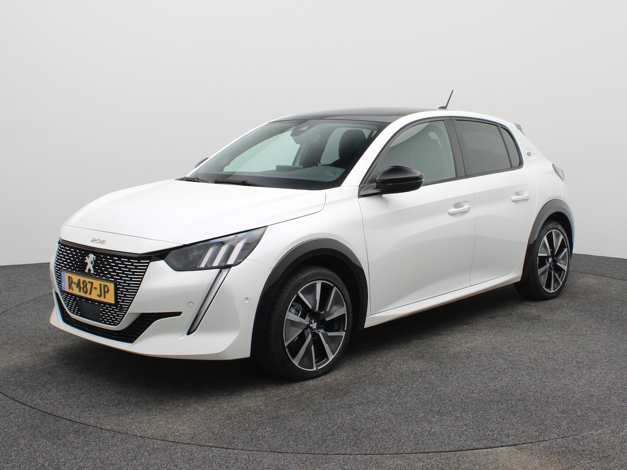 Peugeot e-208 - EV GT Pack 50 kWh | 95% SOH | Carplay | Alcantara | Panoramadak | Stoelverwarming | PDC V+ - AutoWereld.nl