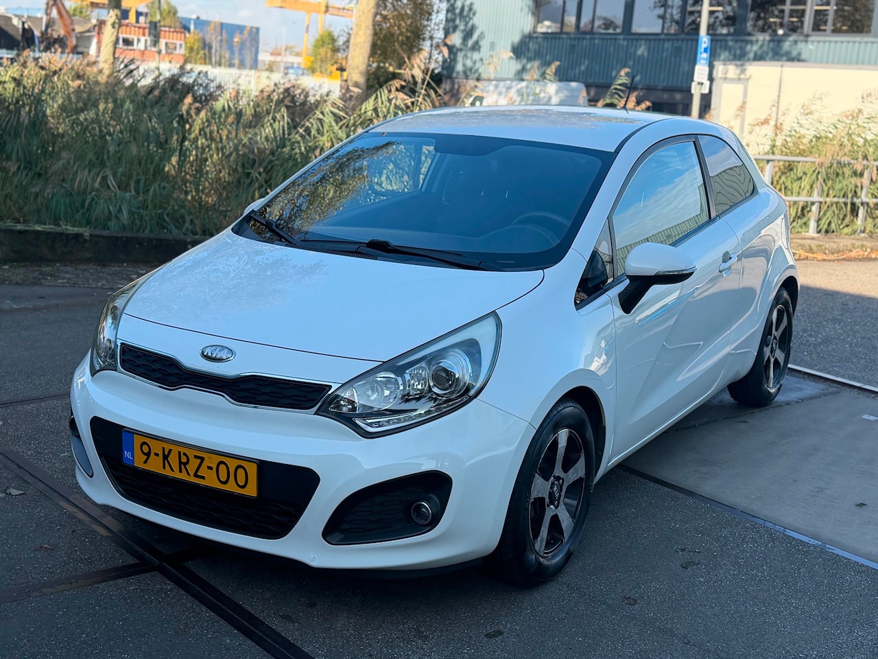 Kia Rio - 1.2 CVVT Plus Pack!2013!Gr.scherm!Led!Lm. velgen! - AutoWereld.nl