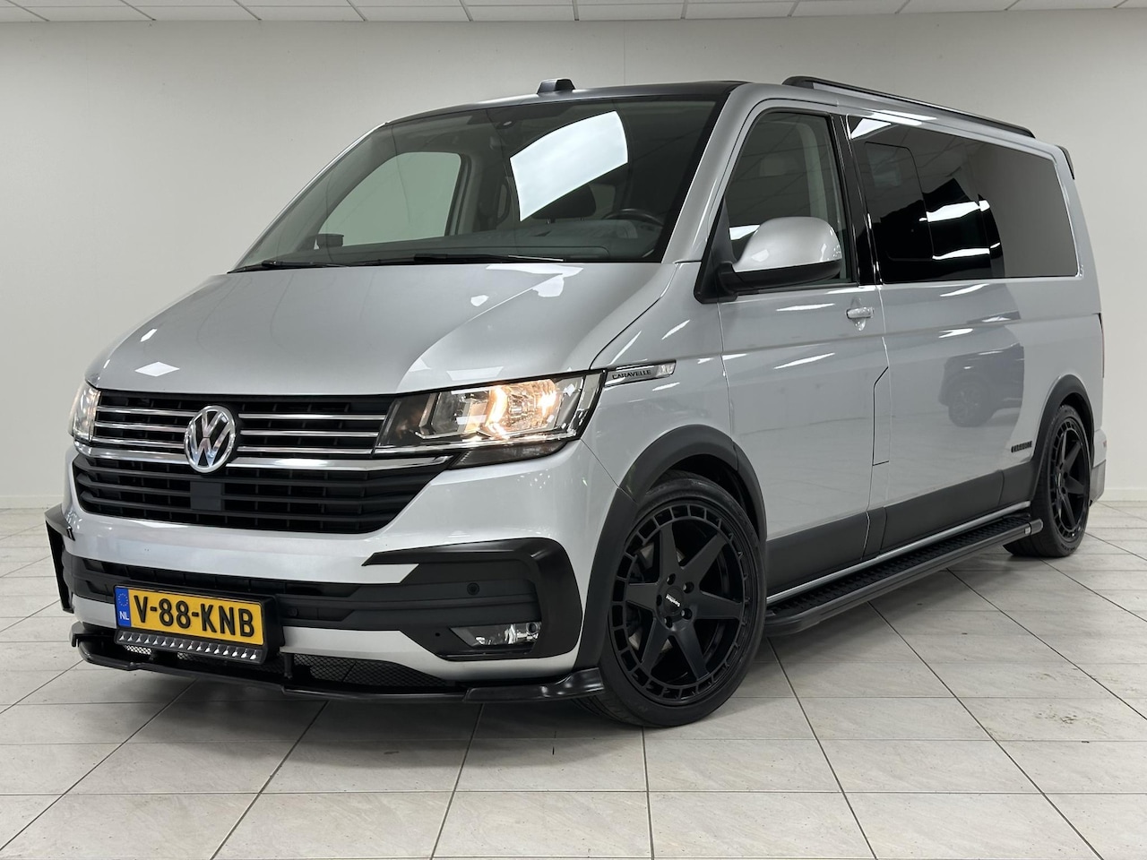 Volkswagen Transporter Caravelle - 2.0 TDI DSG DC L2 Comfortline BTW-AUTO | TREKHAAK | 5-PERSOONS | ADAPTIVE CRUISE CONTROL | - AutoWereld.nl