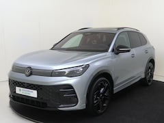 Volkswagen Tiguan - 1.5 eHybrid R-Line Edition | SoH 100% | Panoramadak | Trekhaak | Head-up display | Black s