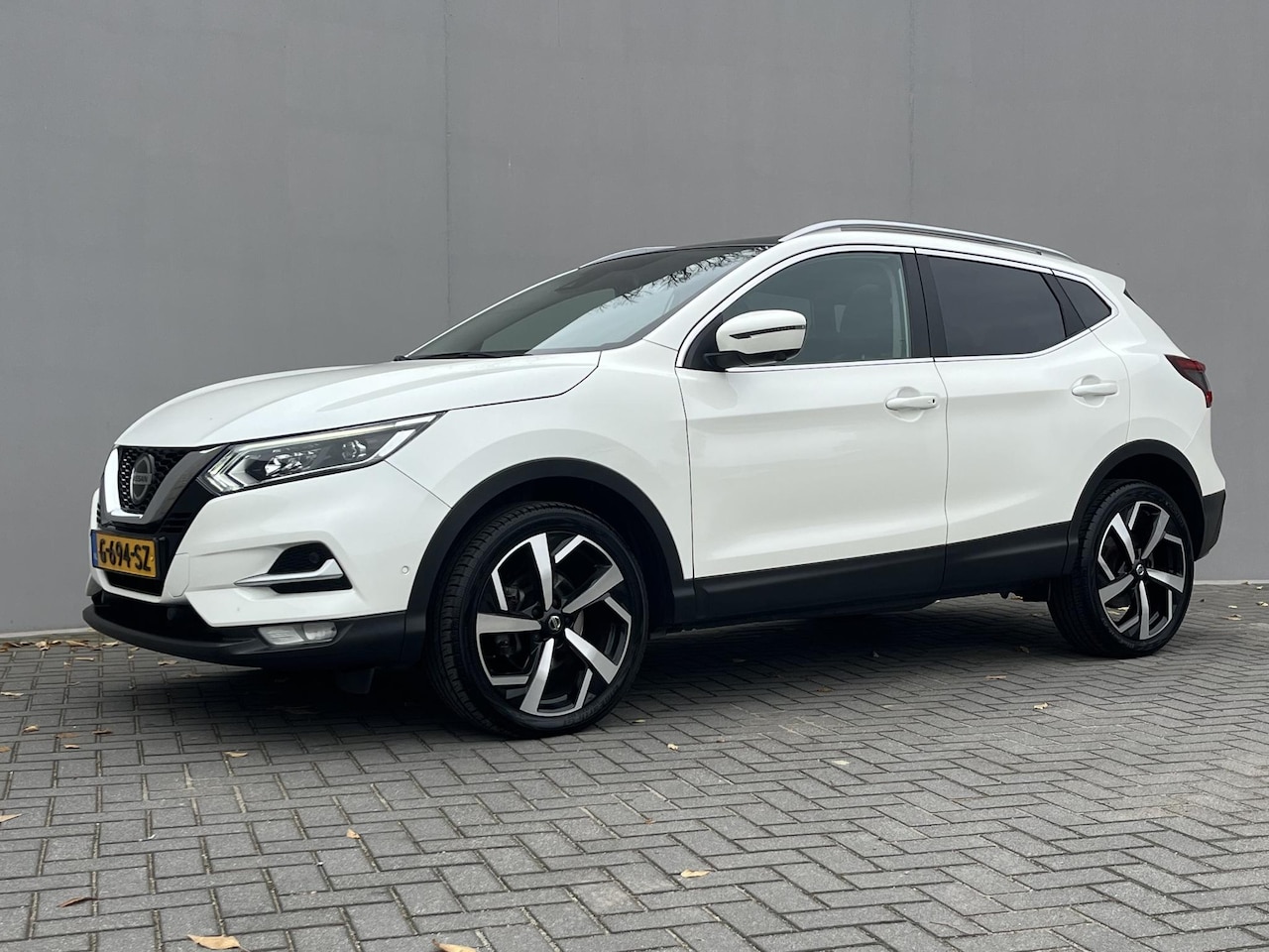 Nissan Qashqai - 1.3 DIG-T Tekna / 100% dealer onderhouden / Afneemb. Trekhaak (1.500KG) / Adaptieve Cruise - AutoWereld.nl
