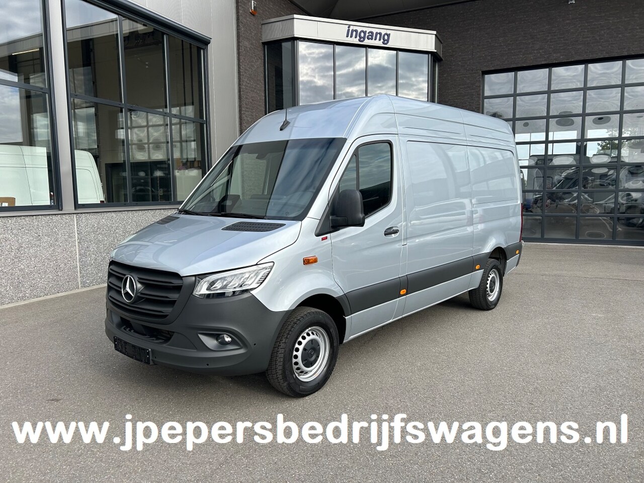 Mercedes-Benz Sprinter - 317 CDI L2 H2 Pro LED / MBUX / Navigatie / Camera / Parkeersensoren / Cruise control / Air - AutoWereld.nl