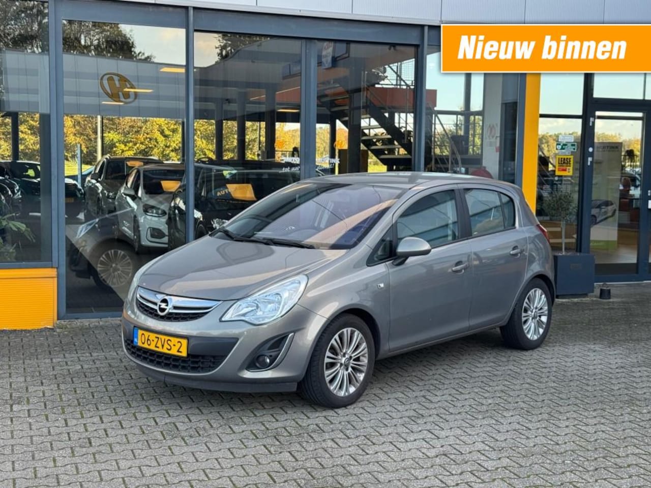 Opel Corsa - 1.4-16V Cosmo - stoel/stuurverwarming - AutoWereld.nl