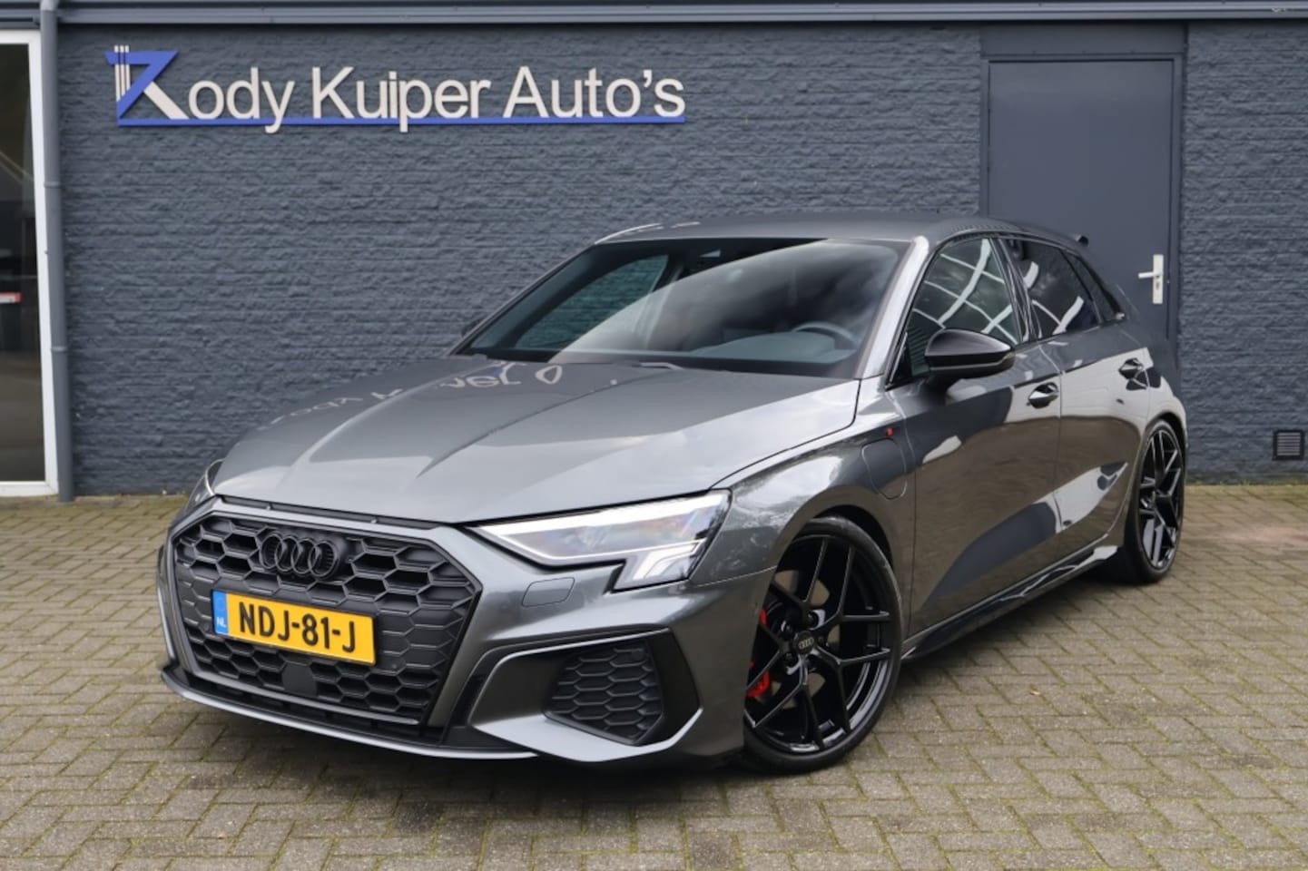 Audi A3 Sportback - Sportback 45 TFSIe (245pk) 3X S-line S3 Look BenO/LED/Alcantara/19 inch/Keyless/Sfeer - AutoWereld.nl