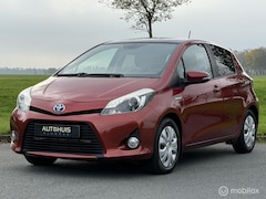 Toyota Yaris - 1.5 Full Hybrid Dynamic | Panoramadak | Leer |