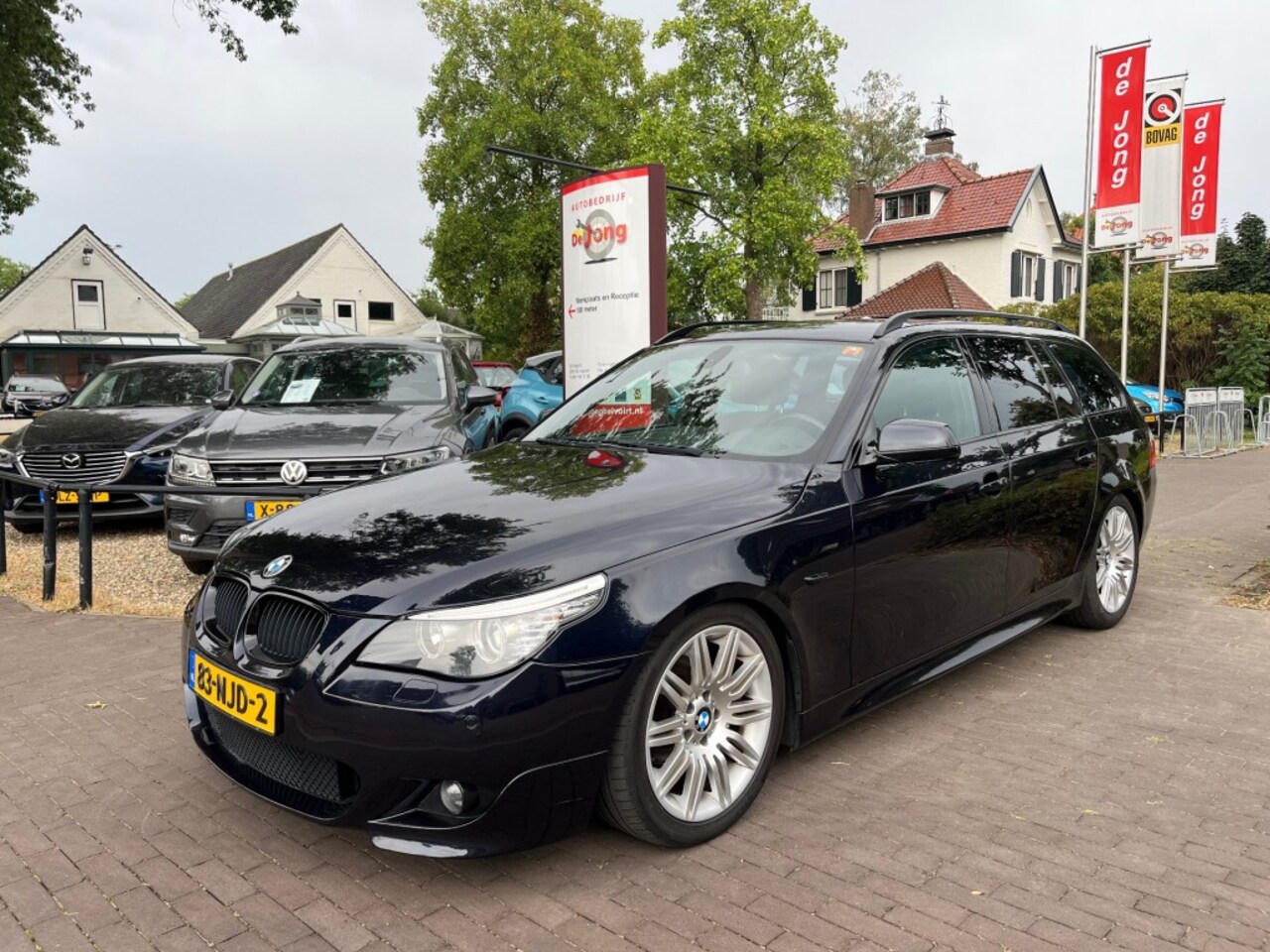 BMW 5-serie Touring - TOURING 520I M-PAKKET AUTOMAAT / NAVI / AIRCO-ECC / PDC / LMV - AutoWereld.nl