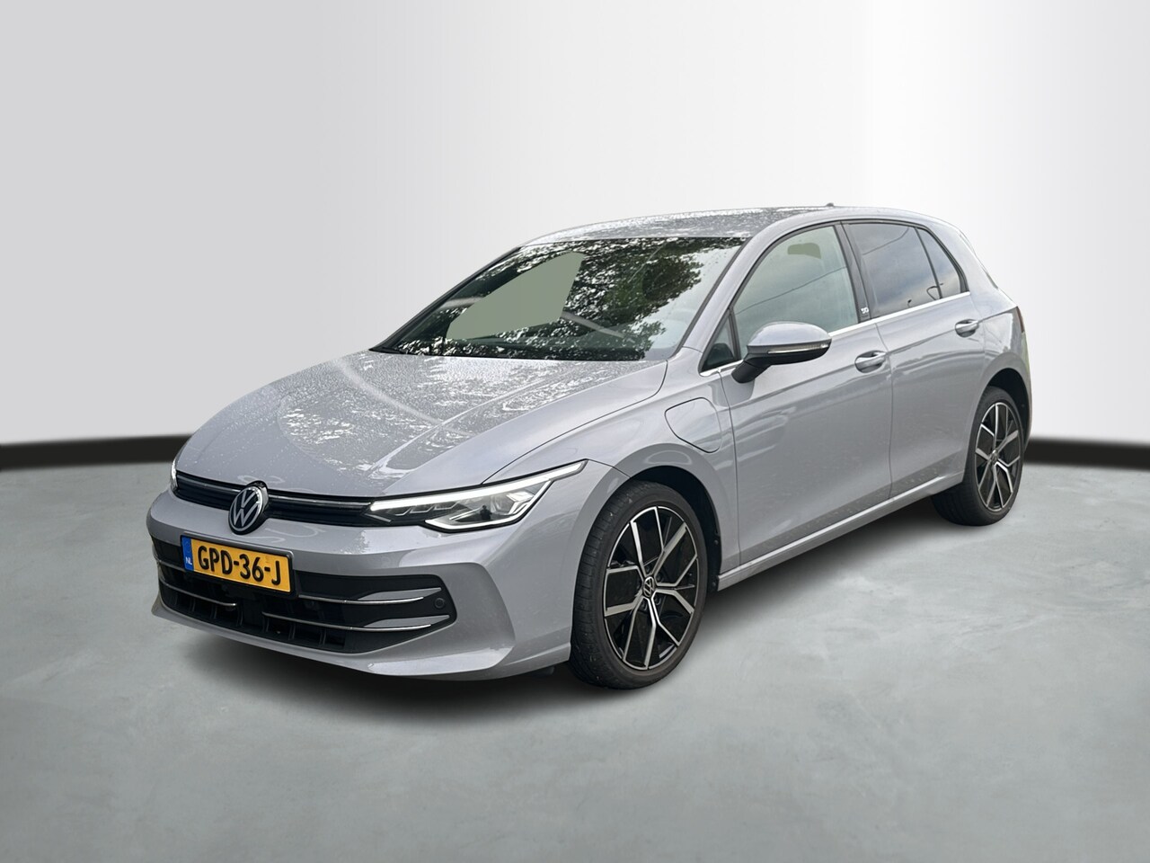 Volkswagen Golf - 1.5 eHybrid 204pk 50 Edition Camera Navigatie Binnenkort Beschikbaar - AutoWereld.nl