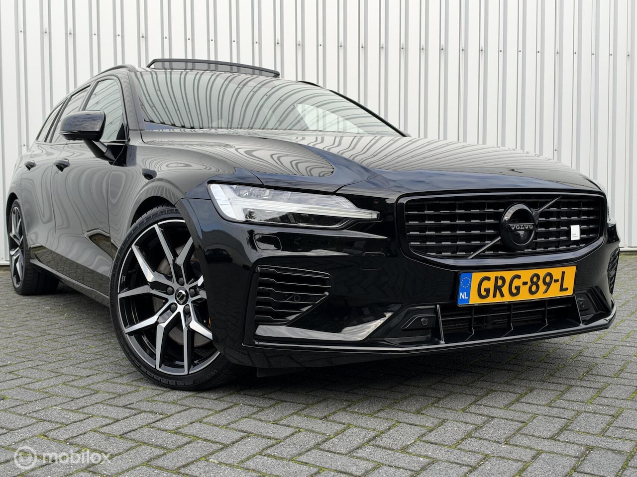 Volvo V60 - 2.0 T8 AWD Polestar Engineered | B&W | 360 | HUD | Keyless | Pano | Leder | 20'' | Carplay - AutoWereld.nl