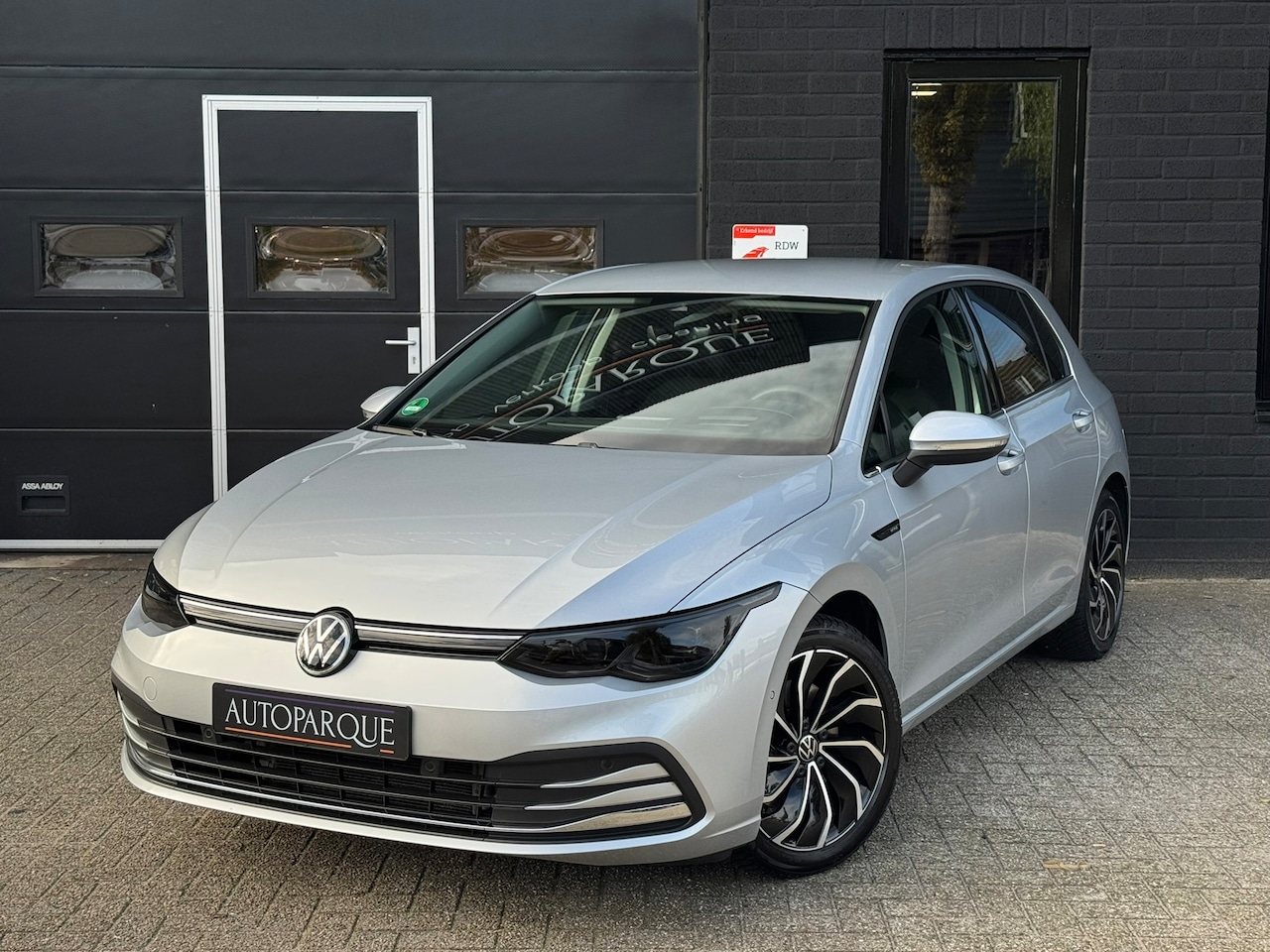 Volkswagen Golf - 1.5 eTSI Style - Nieuwstaat - Zeer veel opties - Sfeer - ACC - Vitrual display - AutoWereld.nl