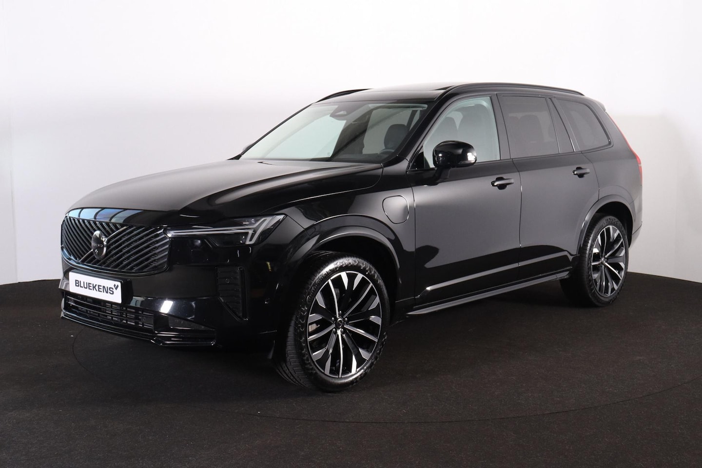 Volvo XC90 - T8 Recharge AWD Plus Dark - Panorama/schuifdak - IntelliSafe Assist & Surround - 360º Came - AutoWereld.nl