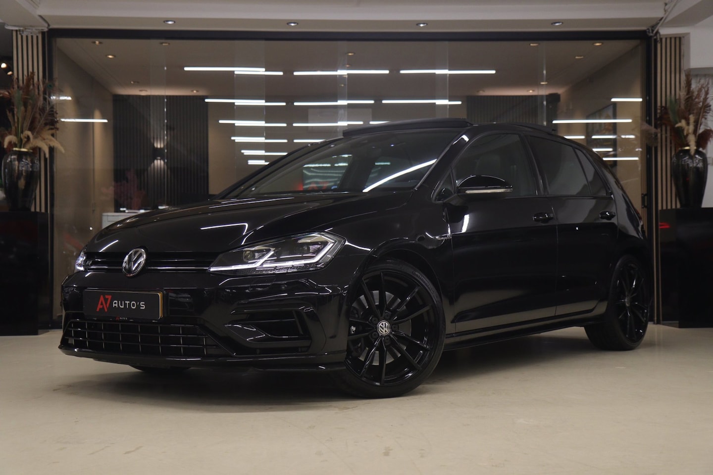 Volkswagen Golf - 2.0 TSI 4Motion R /PANO/AKRA/CARPLAY/ACC/DCC/DUNAAUDIO/VOL - AutoWereld.nl
