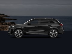 Audi Q3 - e-Hybrid 272PK S Edition line | Pano | Matrix LED | ACC |Black Pack | Tech Plus 360° Camer