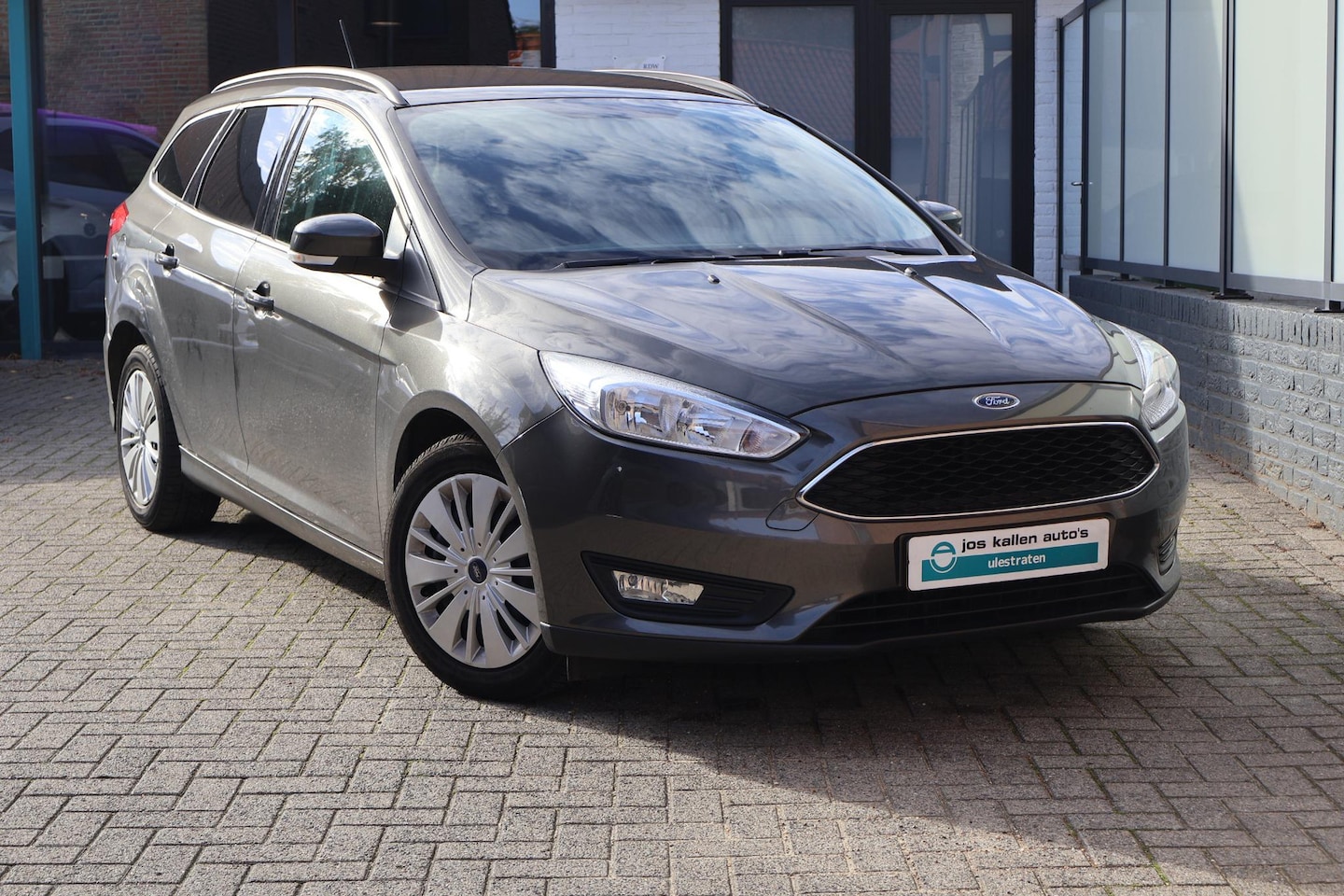 Ford Focus Wagon - 1.0 Lease Edition Navi/Carplay, PDC, All Season - AutoWereld.nl