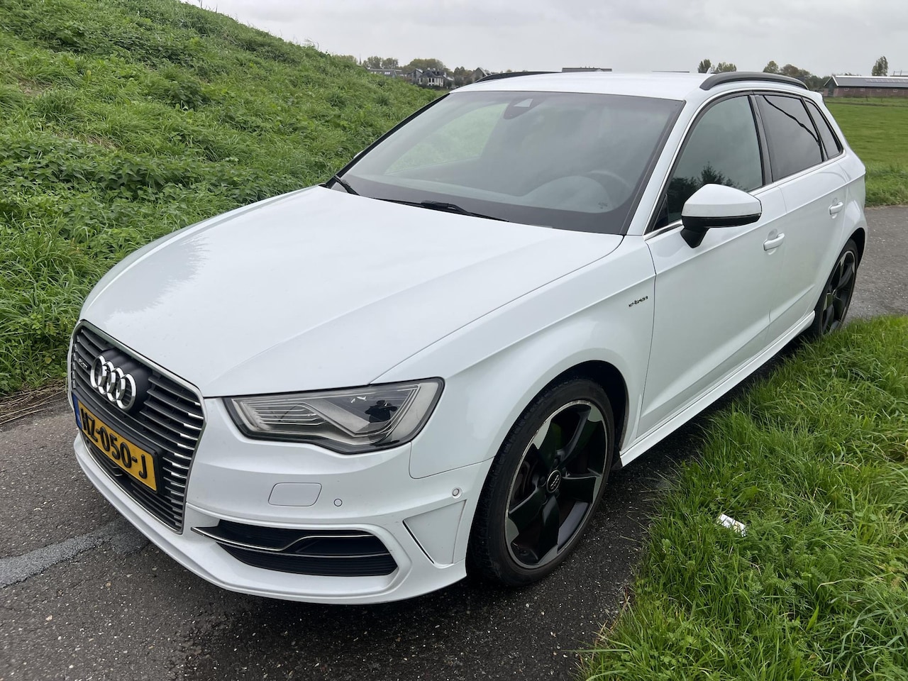 Audi A3 Sportback - 1.4 e-tron PHEV Amb Pro Line plus TOPCONDITIE - AutoWereld.nl