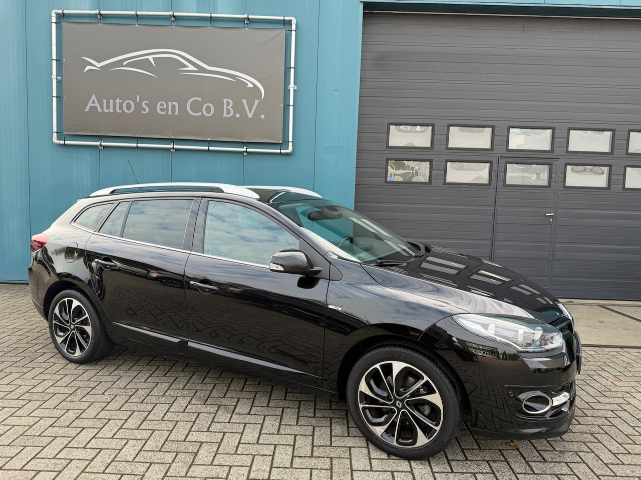 Renault Mégane Estate - 1.2 TCe Bose Automaat Clima Navigatie Half leder Cruise 17"Lm velgen Pdc 2e Eig NL Auto NA - AutoWereld.nl