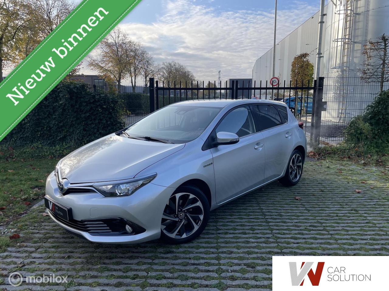 Toyota Auris - 1.8 Hybrid Dynamic 1.8 Hybrid Dynamic - AutoWereld.nl