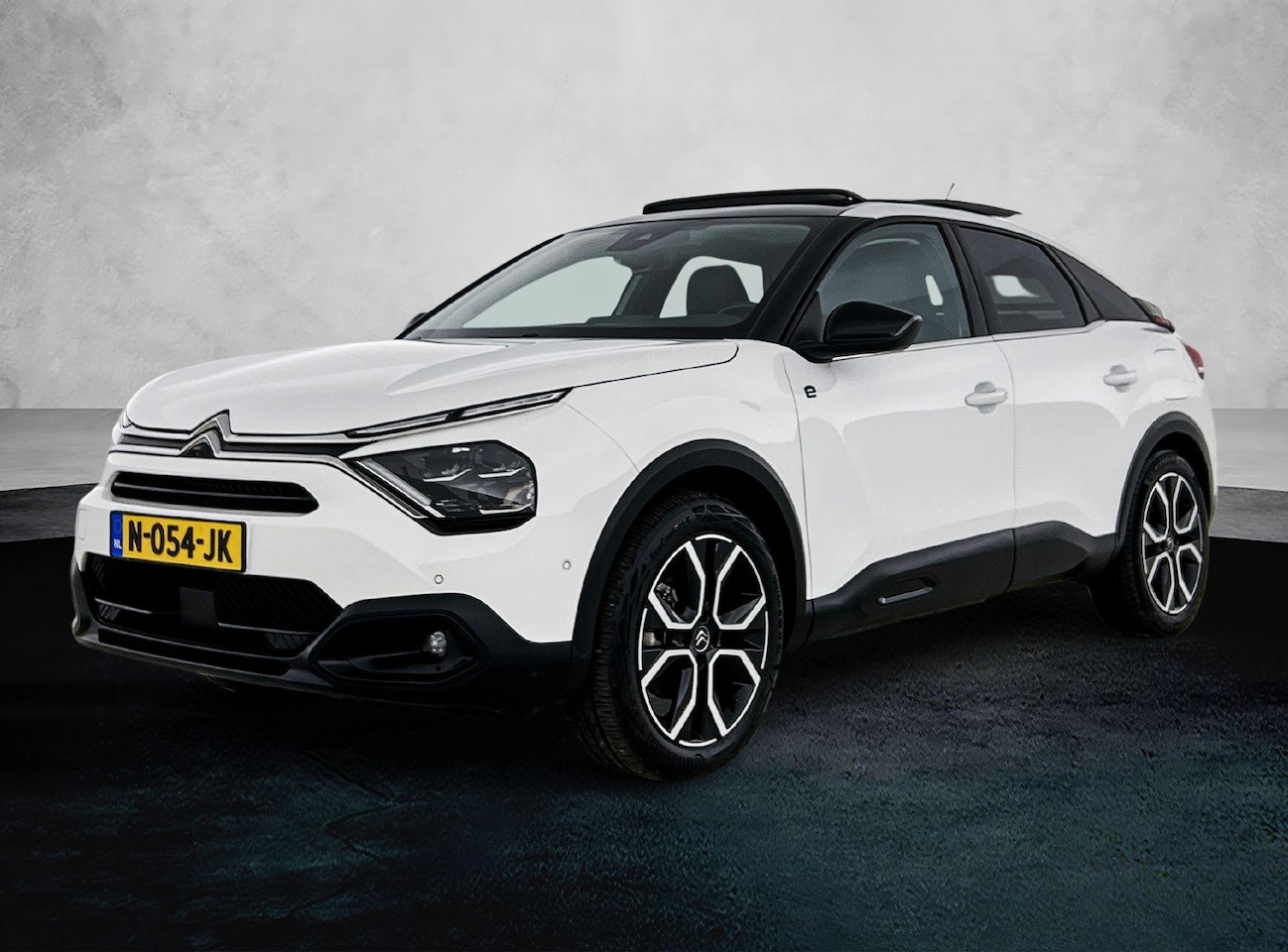Citroën Ë-C4 - Shine 50 kWh 136pk | Accu 91% | Navigatie | Panoramisch schuif-kanteldak | 360° Camera | L - AutoWereld.nl