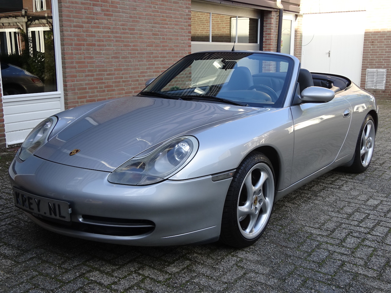 Porsche 911 Cabrio - 3.4 Carrera 996 C2 Cabrio model 2000. Motorrevisie gehad. - AutoWereld.nl