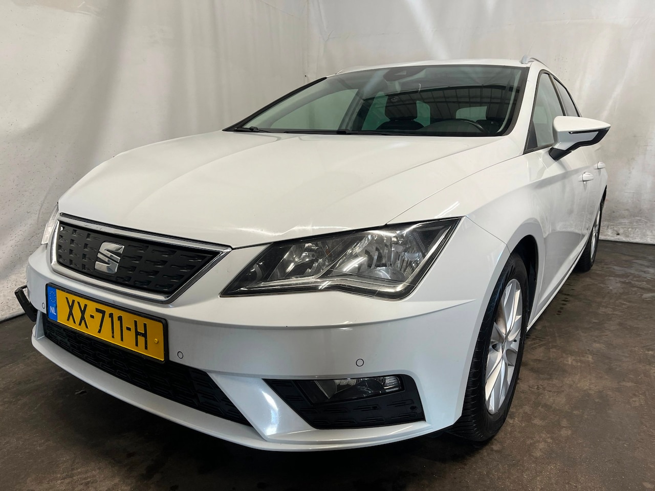 SEAT Leon ST - 1.0 EcoTSI Style Business Intense - Rechts Front Schade - BPM - AutoWereld.nl