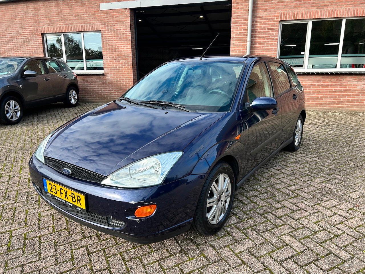 Ford Focus - 1.6-16V Trend // Nieuwe APK !! // Airco - AutoWereld.nl