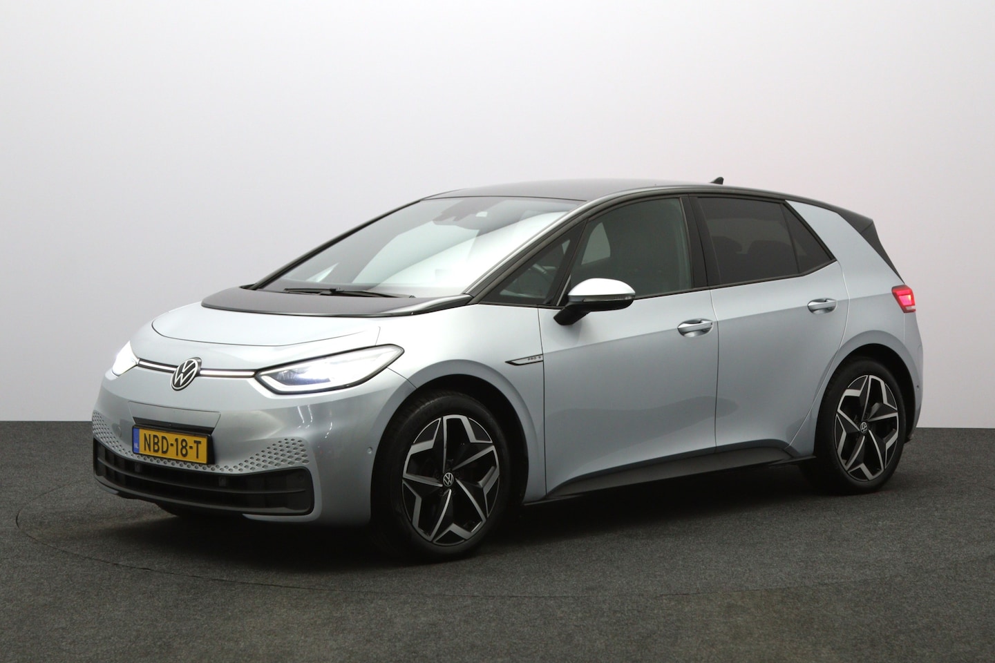 Volkswagen ID.3 - Pro S 77 kWh Pro S 77 kWh 204 PK, SOH 95 %, Winterpakket, IQ-LED, 360 Camera, Leder-Alcantara - AutoWereld.nl