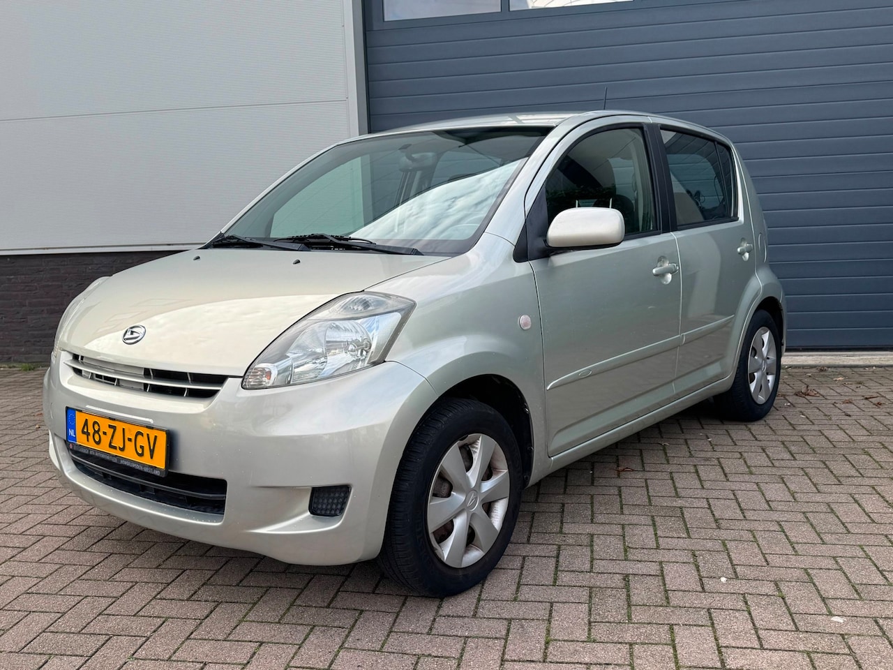 Daihatsu Sirion 2 - | 1.0-12V Premium | Parkeersensoren achter | Lage kilometerstand | NAP | - AutoWereld.nl