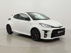 Toyota Yaris - 1.6 GR 4WD Performance | Stoel-/stuurverwarming | 18 inch | Apple Carplay / Android Auto |