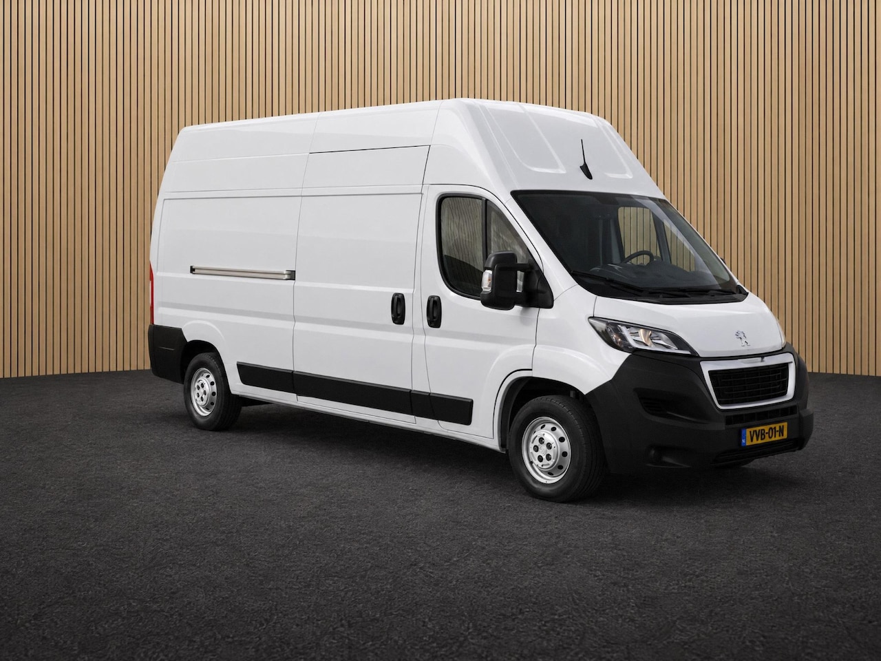 Peugeot Boxer - 335 2.2 BlueHDi 140 L3H3 Asphalt 335 2.2 BlueHDi 140 L3H3 Asphalt - AutoWereld.nl