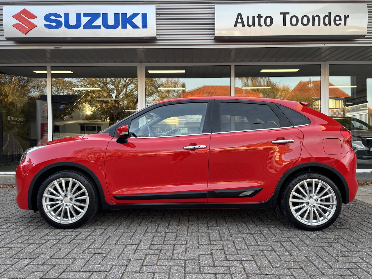 Suzuki Baleno - 1.0 Boosterjet High Executive | Trekhaak - AutoWereld.nl
