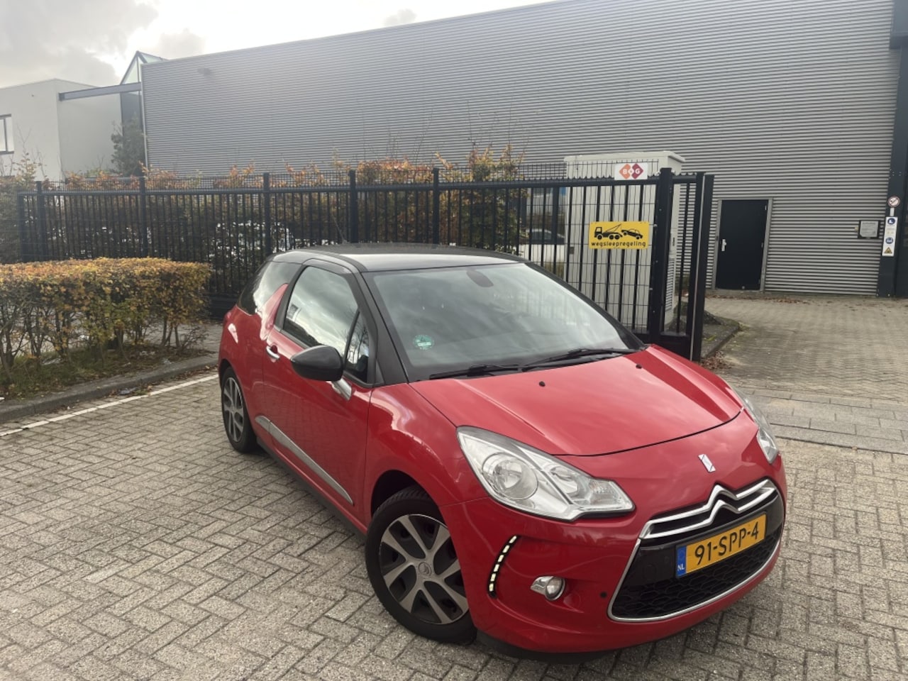 Citroën DS3 - 1.6 e-HDi So Chic Navi Clima Bleutooth - AutoWereld.nl
