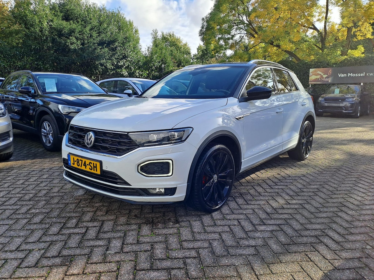 Volkswagen T-Roc - 1.5 TSI Sport Business R | PANORAMA-SCHUIFDAK | CAMERA | NAVIGATIE | ZWART DAK - AutoWereld.nl