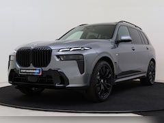 BMW X7 - xDrive40i M Sport Automaat / Panoramadak Sky Lounge / Trekhaak / Massagefunctie / Parking