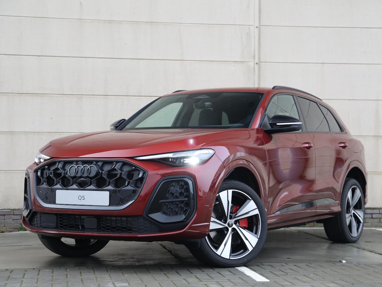 Audi Q5 - S edition Competition e-hybrid 367 PK | Luchtvering| Panoramadak | Sportstoelen plus met D - AutoWereld.nl