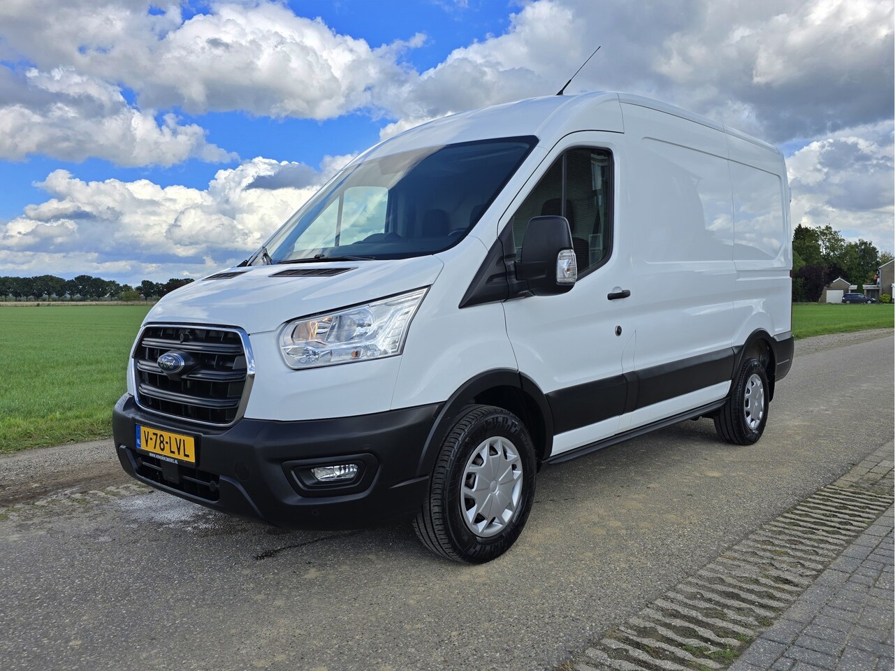 Ford Transit - 350 2.0 TDCI L2 H2 - 130 Pk - Euro 6 - Airco - Cruise Control - AutoWereld.nl