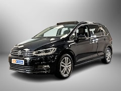 Volkswagen Touran - 1.5 TSI 150pk Highline 7p Panoramaschuif-kanteldak | 17inch | Voorstoelen verwarmbaar