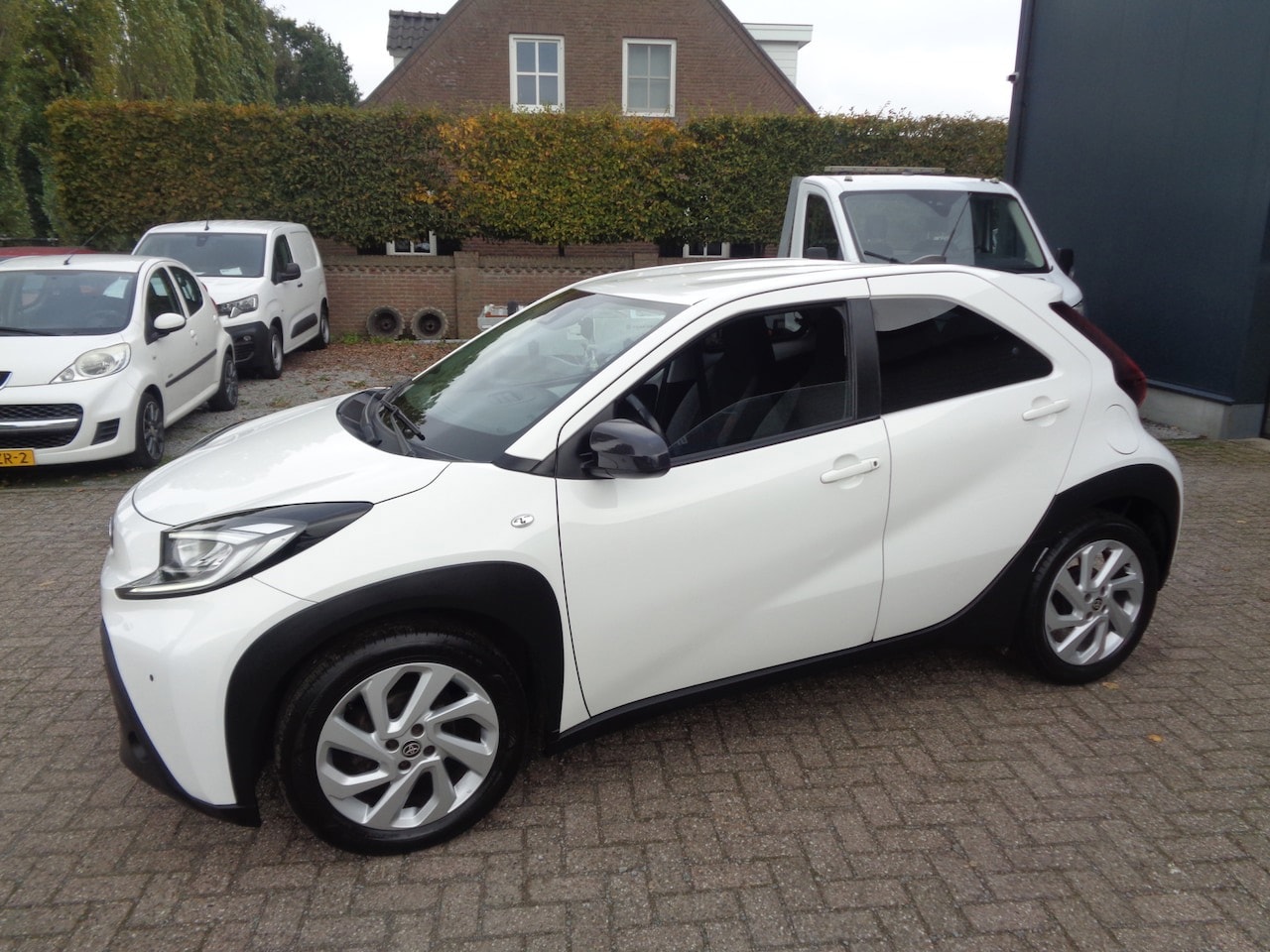Toyota Aygo X - 1.0 VVT-i MT play 1.0 VVT-i MT Play - AutoWereld.nl
