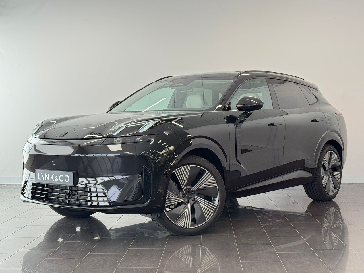 Lynk & Co 08 - 1.5 More | Achterbank verwarmd | Afwijkende dakkleur | Airco separaat achter - AutoWereld.nl