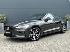 Volvo S60 - 2.0 Recharge T8 AWD R-Design | Harman/Kardon | SoH 92% | Trekhaak | Memory | Stoel & stuur