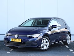 Volkswagen Golf - 1.0 TSI Life 110pk | Dealer onderhouden | LED | Navigatie | Achteruitrijcamera | Cruise co