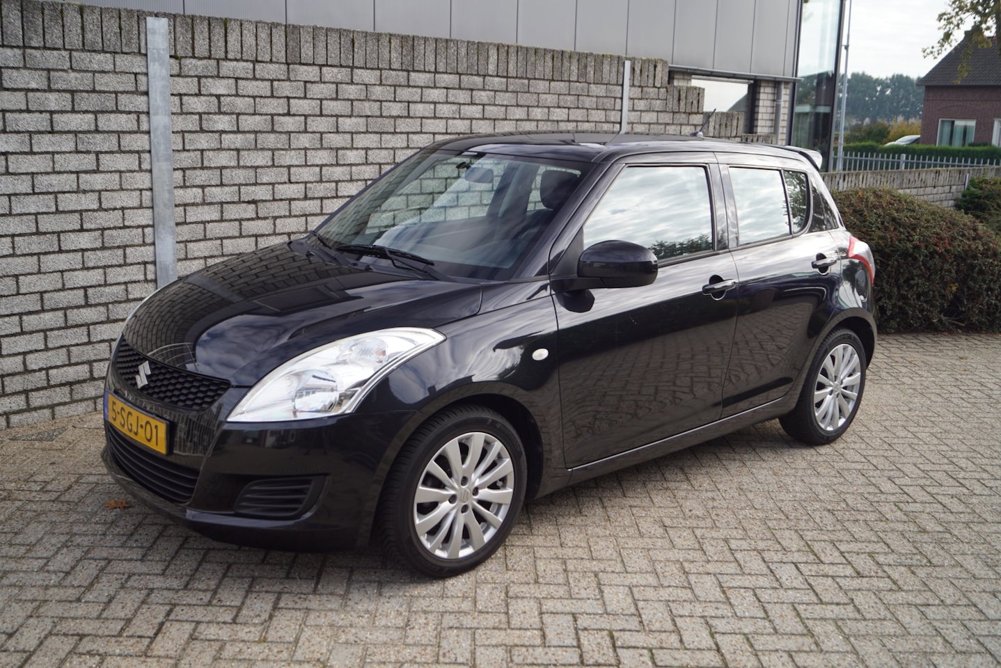 Suzuki Swift - 1.2 Bandit EASSS 5 Deurs Airco Cruise Stoelverw Sportst Elektrische Ramen en Spiegels A Sp - AutoWereld.nl