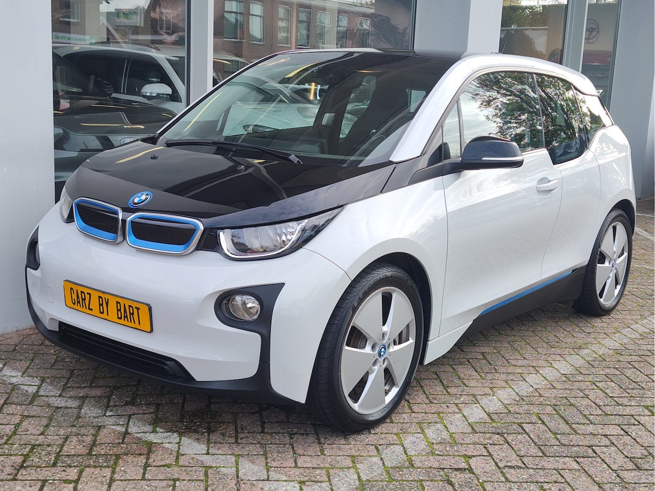 BMW i3 - RANGE EXTENDER 94Ah (REX) AUT. Parkeersensoren | Navigatie | LED | 19" LMV - AutoWereld.nl