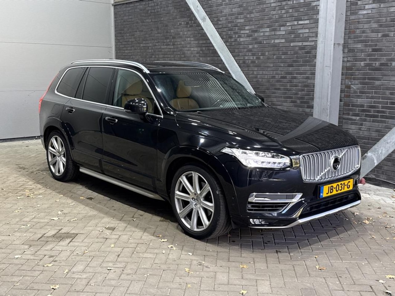 Volvo XC90 - D5 AWD Inscription | Luchtvering | Bowers & Wilkins | Stoelventilatie | Trekhaak - AutoWereld.nl