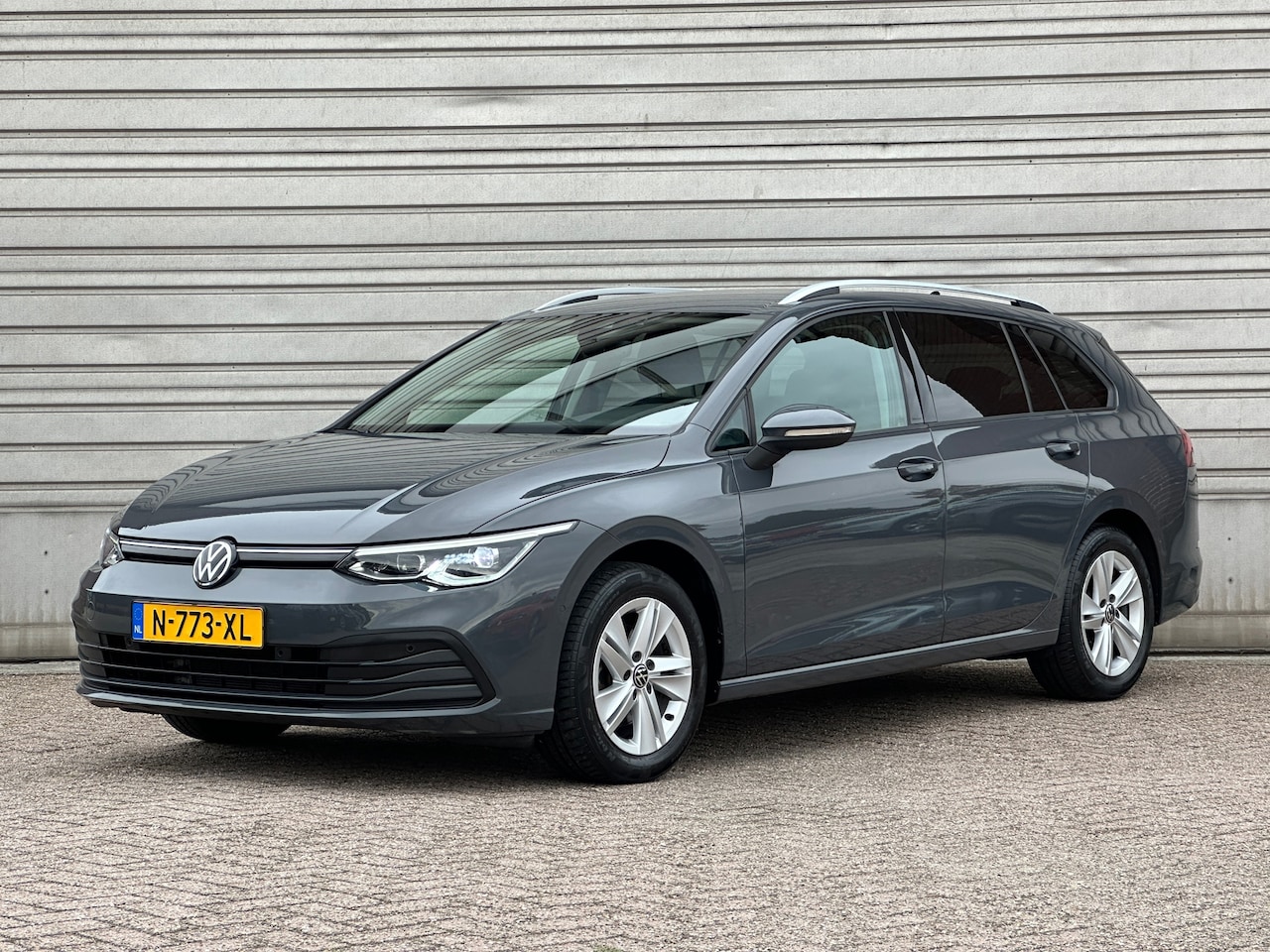Volkswagen Golf Variant - 1.0 eTSI Life Business|LED|Comfortstoelen|Stoelverwarming|Camera|ACC - AutoWereld.nl
