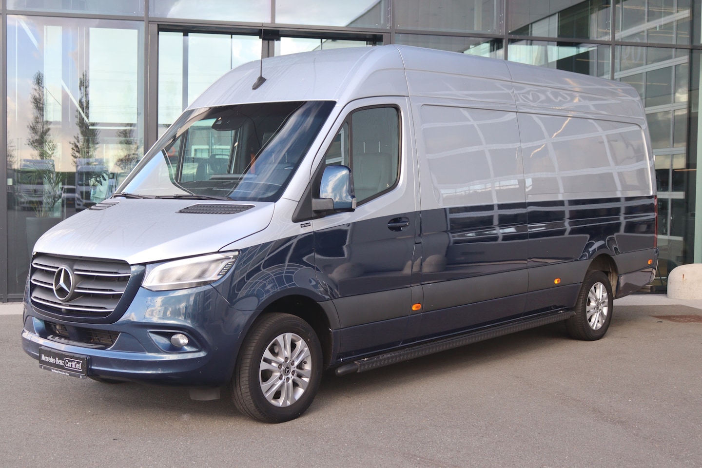 Mercedes-Benz Sprinter - 319 CDI Aut. L3H2 RWD |NAVI/MBUX/AIRCO/ALARM/LED |Certified - AutoWereld.nl
