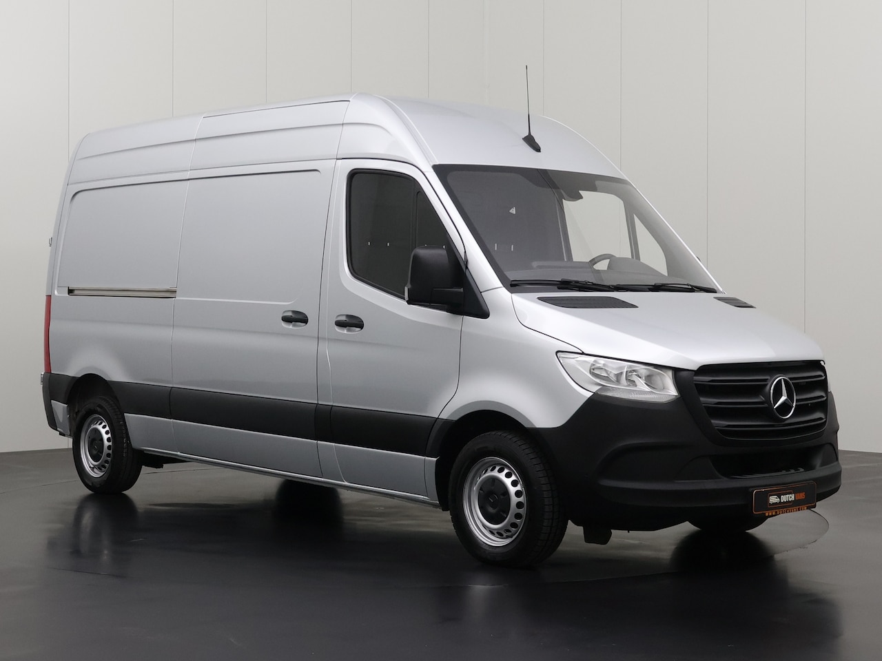 Mercedes-Benz Sprinter - 9G-Tronic Automaat L2H2 | Airco | Multimedia | Camera | 3-Zits - AutoWereld.nl