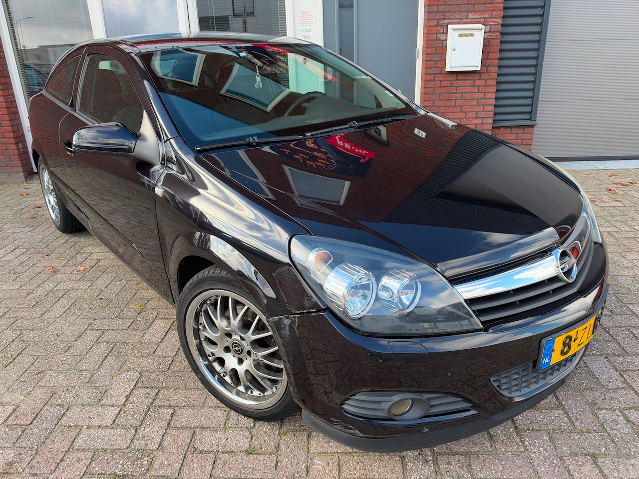 Opel Astra GTC - 1.4 Business / Navi / Airco / Cruise / LM - AutoWereld.nl
