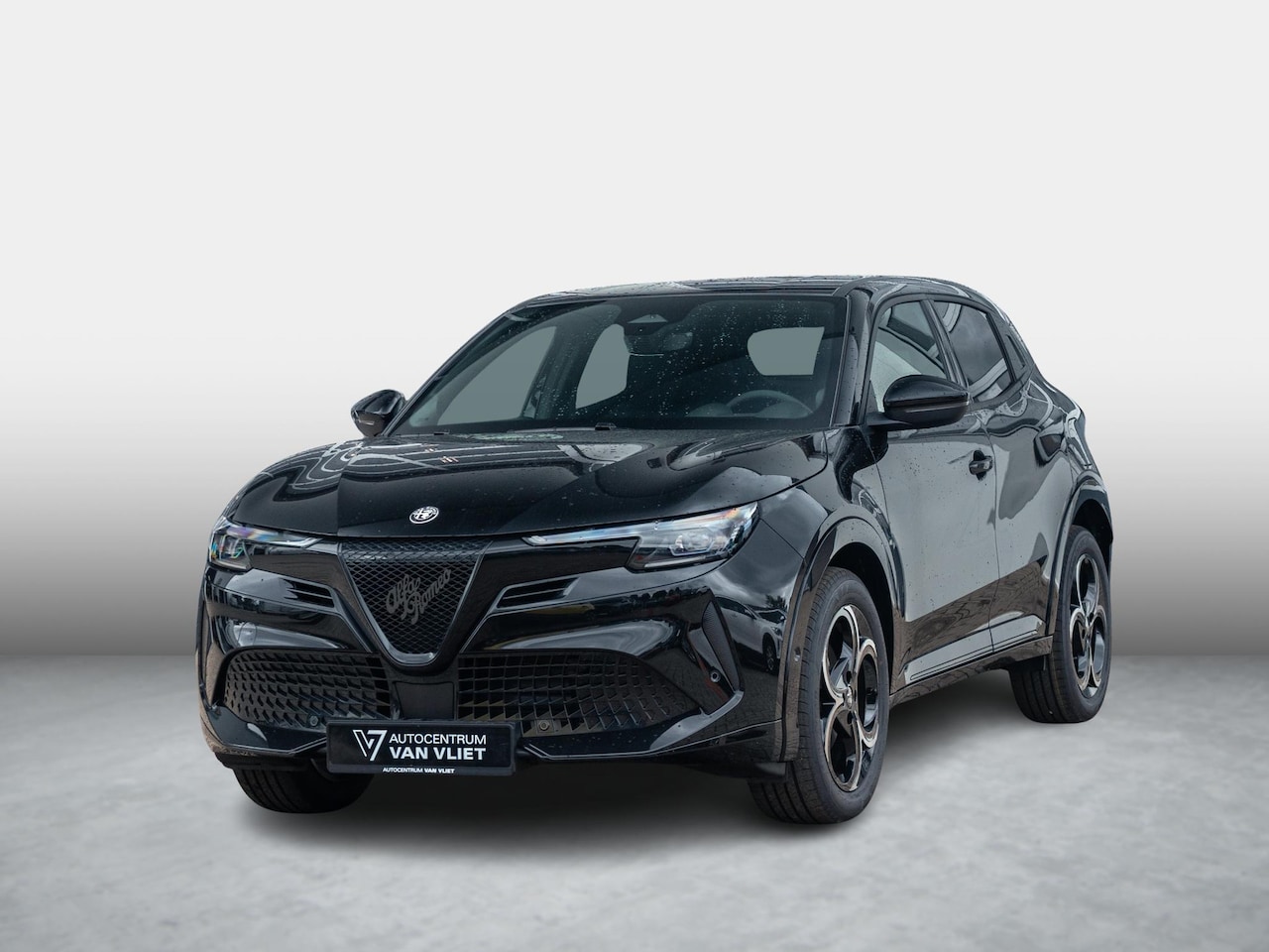 Alfa Romeo Junior - Elettrica Ti 54 kWh | Clima | Adapt. Cruise | Keyless | Handsfree A-Klep | PDC rondom | Pa - AutoWereld.nl