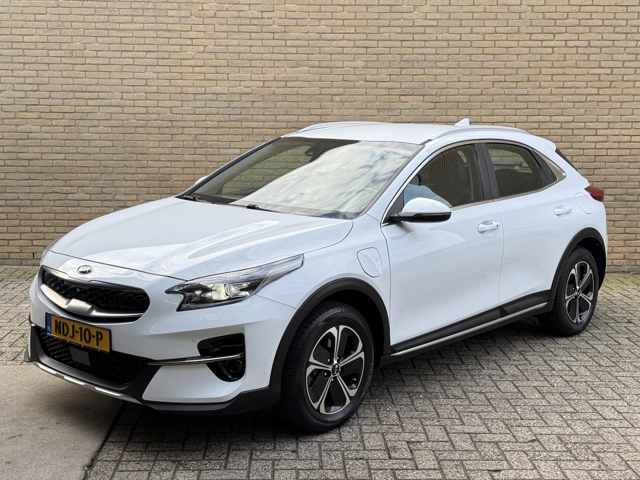 Kia XCeed - 1.6 GDi PHEV DynamicLine | Trekhaak afneembaar | Adaptieve cruise | Lane assist | Navigati - AutoWereld.nl